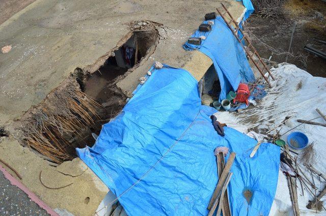 Kaymakam Gen&ccedil;er &ccedil;&ouml;ken evde incelemelerde bulundu 1