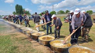 'Yamanlı Hayrı'nda 60 kazan keşkek dağıtıldı