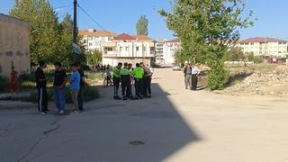 Önce çapıp sona üzerinden geçtiği arkadaşını ağır yaraladı