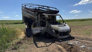 Baba ve 15 yaşındaki oğlunun yanan kamyonette cesetleri bulundu