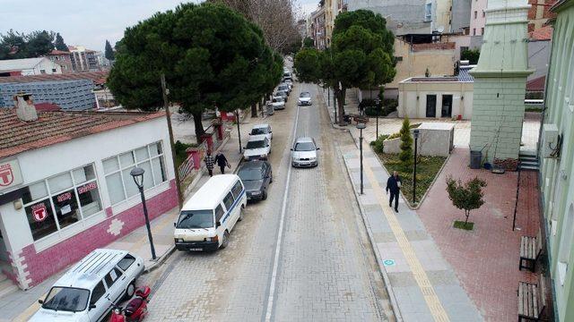 Saruhanlı’nın en işlek caddesi yenilendi