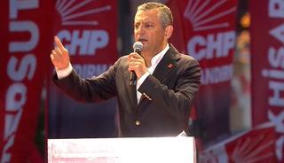 CHP Genel Başkanı Özgür Özel, İzmir'den seslendi: "Gençlere yasakların yasak olduğu bir ülke vaad ediyoruz"