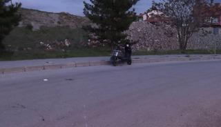 Tavşanlı'da elektrikli motosikletle devrilen sürücü yaralandı