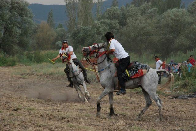 Atlı Cirit Spor Kulübü, Belediye Başkanı Saraoğlu’ndan destek istedi