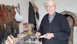 Üretip satıyor! Bir tek o kaldı 'Ben de ölürsem bu iş biter'