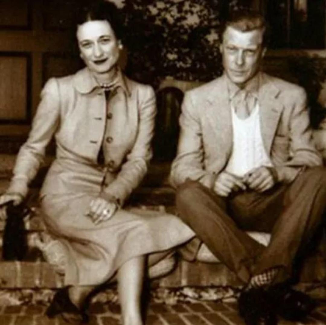 Kraliçe Elizabeth’in amcasıydı... Ve aşkı için krallıktan vazgeçti 1
