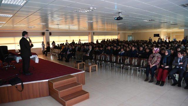 Özel Kayseri OSB Teknik Koleji’nde Hocalı Katliamı paneli