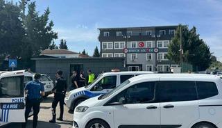 Adliye önünde taşlı sopalı kavga: 5 yaralı