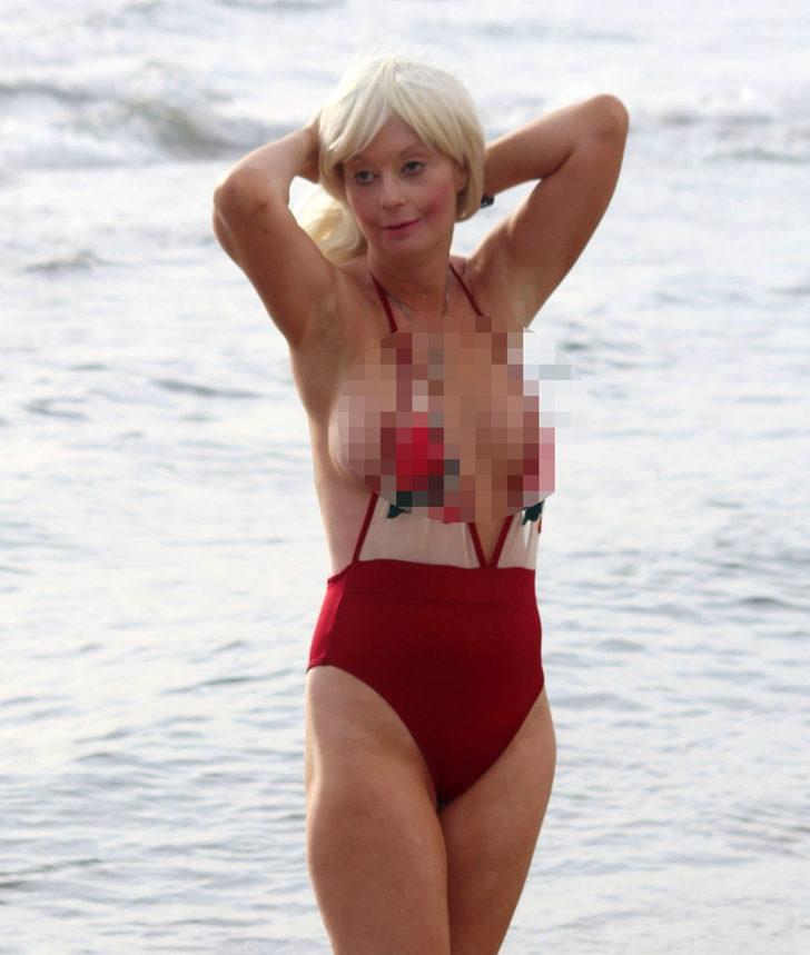 Dikkat çekmek için elinden geleni  yaptı! G4