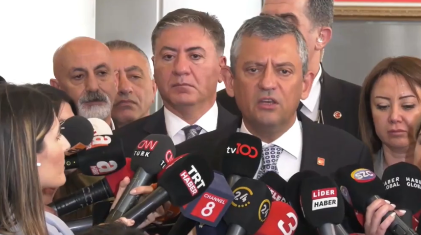 Özgür Özel açtı ağzını yumdu gözünü: "Bu mu turpun büyüğü? Terbiyesizliğin büyüğü bu!"