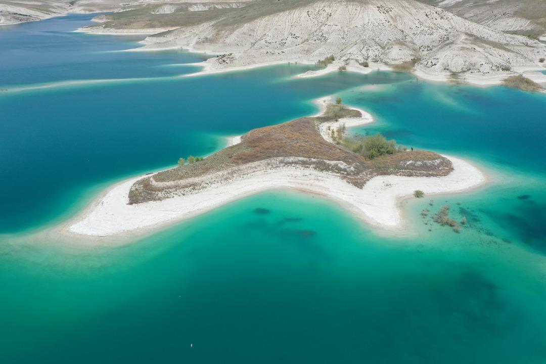 Yöre halkı bölgeyi onlara bıraktı! Nisan da gelip Temmuz da gidiyorlar... 1