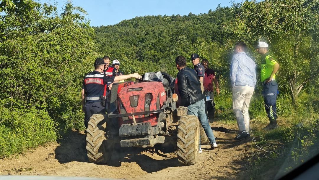 TARLA-SUREN-BABASININ-KULLANDIGI-TRAKTOR_723790_213882