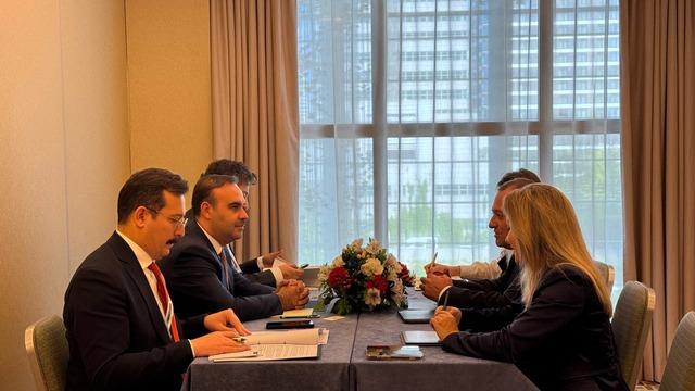 Bakan Kacır'dan Polonya'da diplomasi trafiği