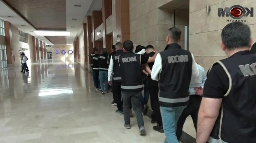 Çek, senet, araç devri... Antalya'da tefecilik yaparak milyonluk vurgun yapmışlar! 7 kişi tutuklandı