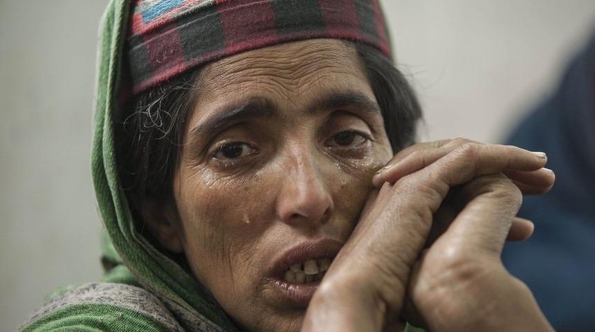 Keşmir k&ouml;y&uuml; sakinleri Pakistan ile Hindistan arasındaki &ccedil;atışmaların ortasında kaldı