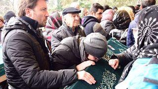 Yeliz Şar babasına son kez sarıldı