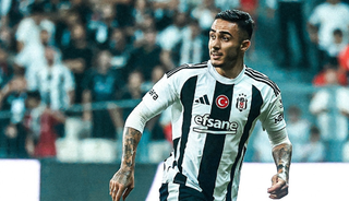 Güzel oyuncuyla yeni aşka yelken açtı