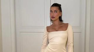 Babası dağlarda bir cadıyla tanıştırmış! Hailey Baldwin çantasından 'büyü' çıkardı