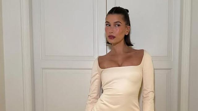 Babası dağlarda bir cadıyla tanıştırmış! Hailey Baldwin çantasından 'büyü' çıkardı
