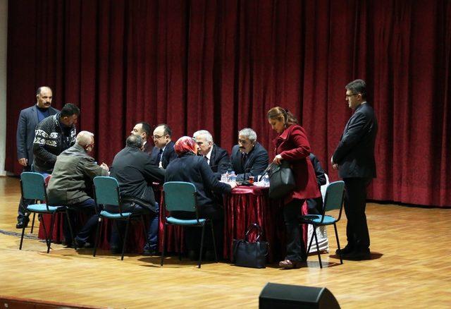 Vali Kamçı Halk Toplantısında vatandaşları dinledi