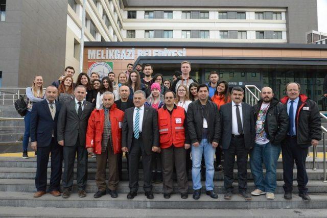 Melikgazi Belediyesi yabancı öğrencileri ağırladı