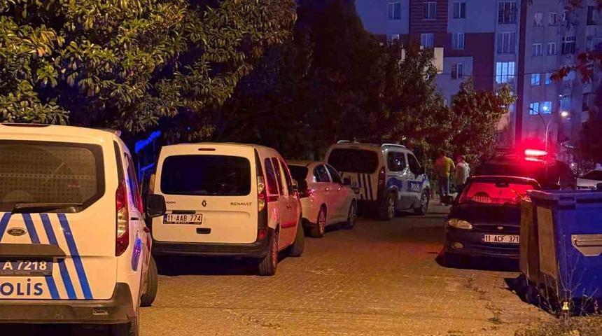 Bilecik’te sırtında bıçaklanan şahıs ağır yaralandı