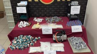 İzmir'de kaçak vücut geliştirme ilacı üretenlere yönelik operasyonda 1 tutuklama