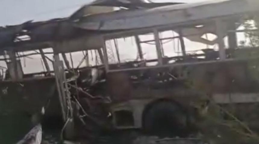 Pakistan'da okul otobüsüne bombalı saldırı! 5 ölü, 38 yaralı var