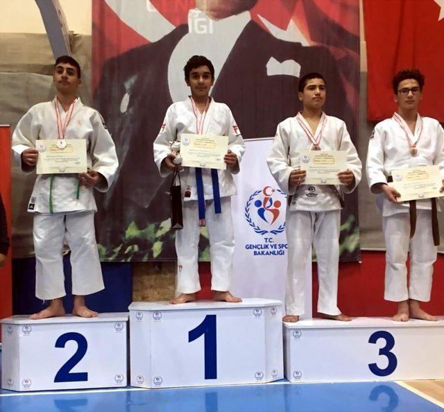 Judo grup müsabakalarına Manisa damgası