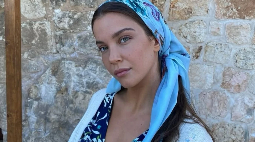 Uzak Şehir'in Pakize'si Yaren Güldiken'in pozlarına beğeni yağdı! 