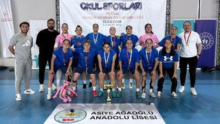 İkinci kez Türkiye şampiyonu oldu: Asiye Ağaoğlu Anadolu Lisesi Kız Futsal Takımı, dünya kupası yolcusu!