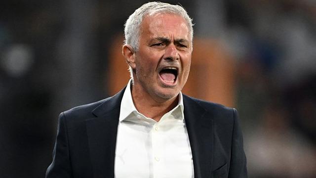 Jose Mourinho'nun sosyal medyaya düşen fotoğrafı gündem oldu! Valizleriyle ne için gitti?