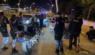 Ehliyetsiz sürücü polisi alarma geçirdi