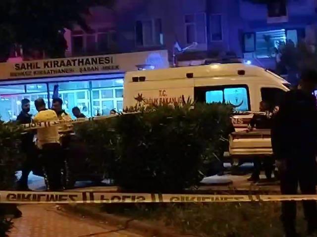 Kahvehanede otururken silahlı saldırıda yaralandı