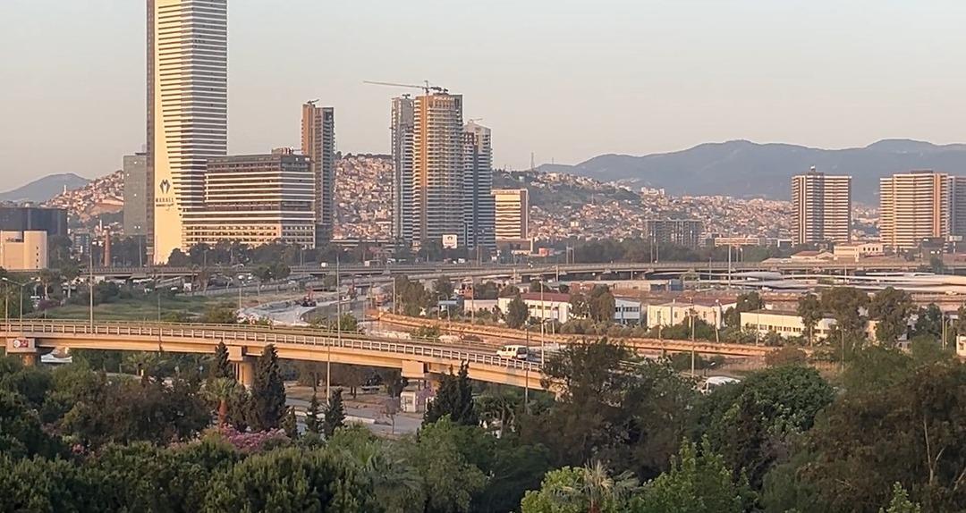 725673_EGE-DENIZINDE-6-BUYUKLUGUNDE-DEPREM.-(F
