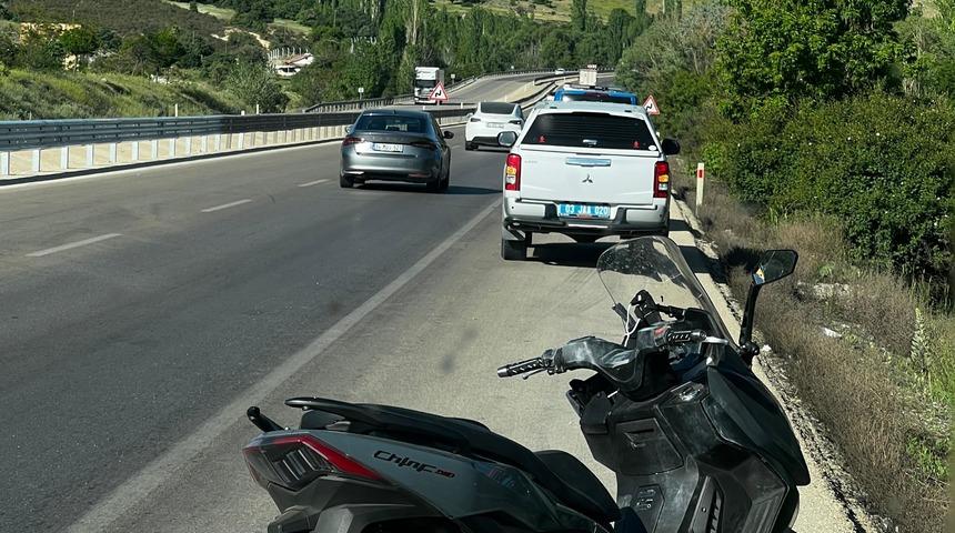 Afyonkarahisar'da bariyere çarpan motosikletin sürücüsü hayatını kaybetti