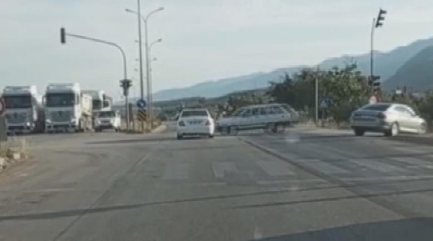 Yer: Hatay! Sosyal medya için görüntü çekerken kazayı kaydetti!
