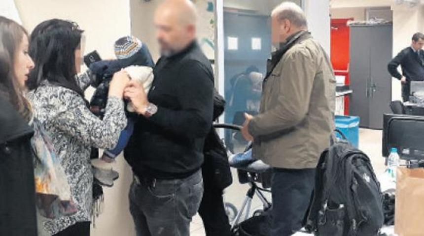 Bebeğini sadece karakolda görebiliyor
