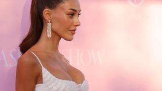 Ünlü yönetmenin oğluyla aşk yaşıyor! Dilan Çiçek Deniz iddialı tarzıyla soluğu Cannes'ta aldı! Belden aşağısı olay... 