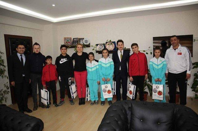 Sporculardan Müdür Dilberoğlu’na ziyaret