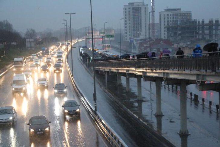 İstanbul için donduran tahmin: Sıcaklık 1 saatte 10 derece düşecek G1