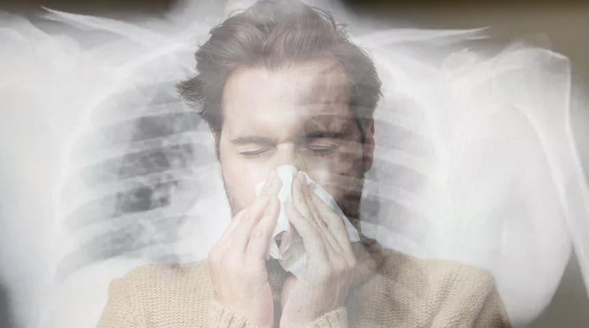 Çok nadir bir vaka: Hapşırmadı soluk borusu yırtıldı! Saman nezlesi olan adam, hapşırmasını tutunca hastanelik oldu...