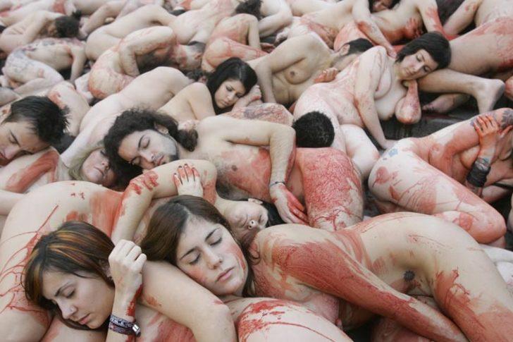 Katliama Çıplak Protesto G2