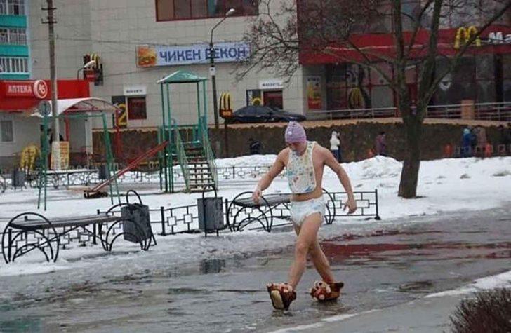 Kafasında prezervatif paketi unutunca... G2