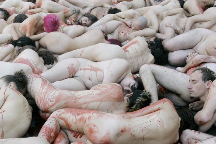 Katliama Çıplak Protesto G3