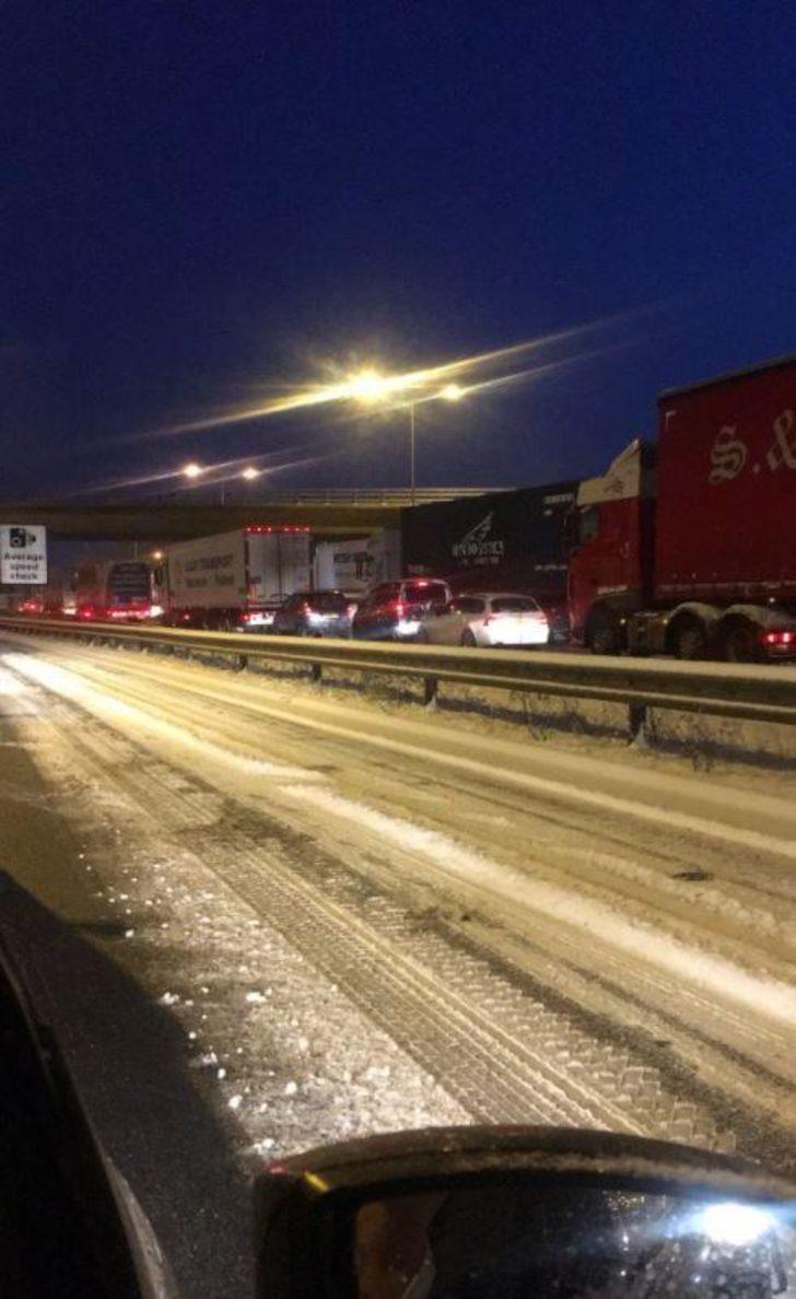 Dev kar bulutu şehrin üstünü kapladı G3