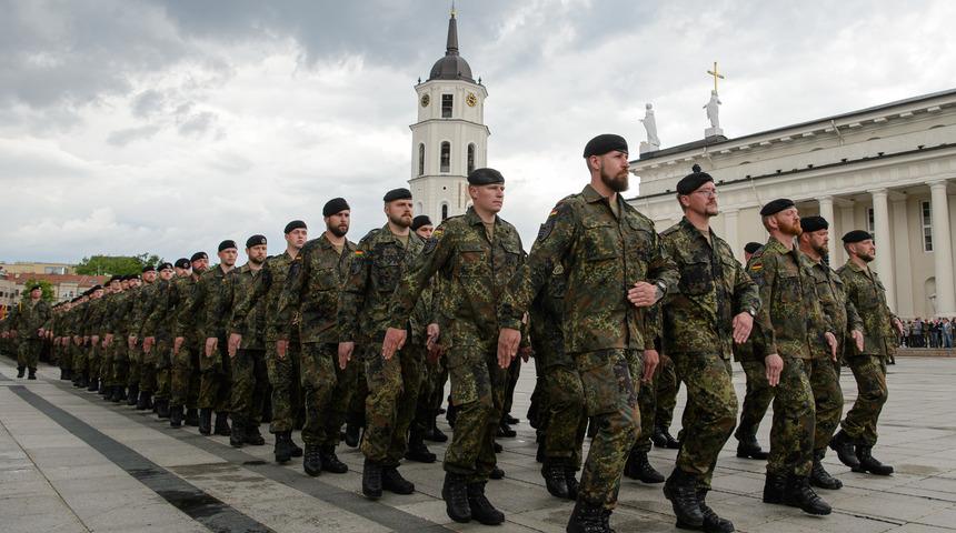 Litvanya, Alman tugayının ülkede konuşlanmasını "tarihi" olarak niteledi