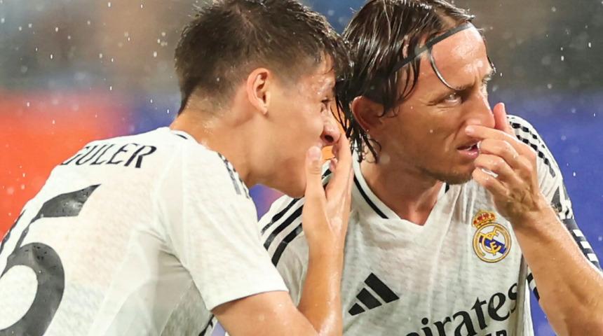 Real Madrid'de beklenen ayrılık gerçekleşti! Yıldız futbolcu takıma veda etti