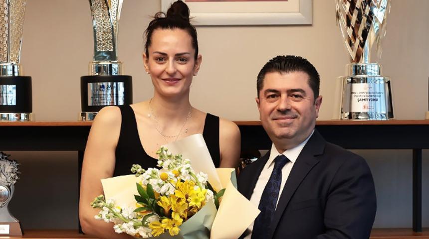 VakıfBank Kadın Voleybol Takımı'nda iki ayrılık