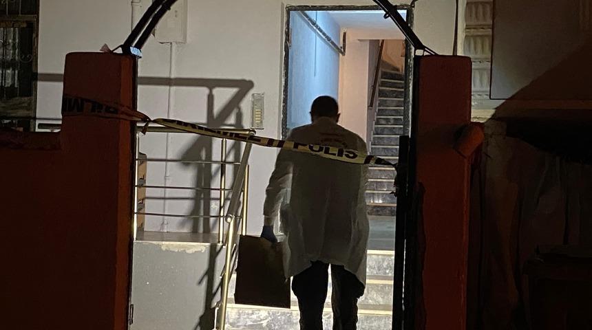 Kocaeli’de bir kişi evinde silahla vurulmuş halde ağır yaralı olarak bulundu